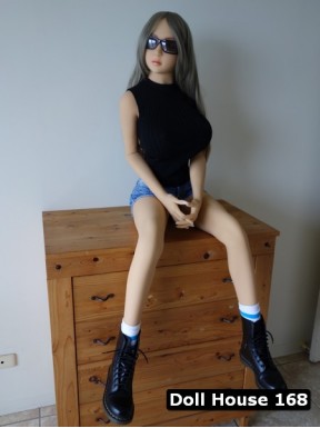 La jeune effrontée Doll House 168 - Rin - 158cm