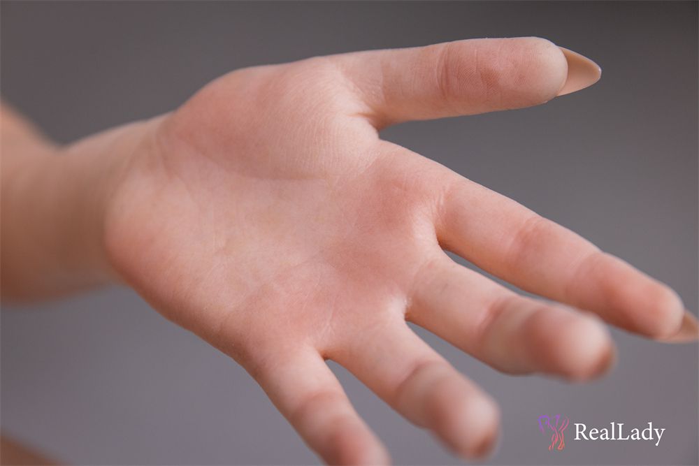 Real Lady, la nouvelle marque de poupée silicone qui monte